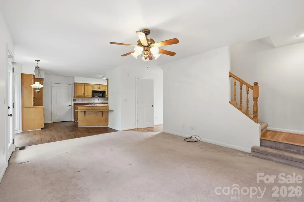 1091 WINDSWEPT RIDGE ROAD Marshall, NC 28753