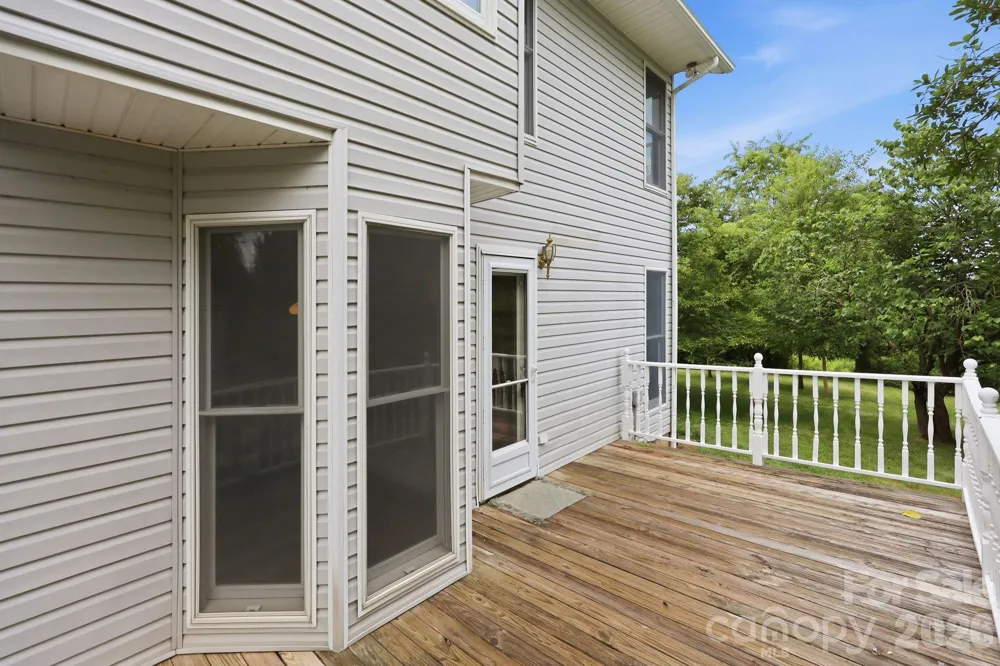 1091 WINDSWEPT RIDGE ROAD Marshall, NC 28753