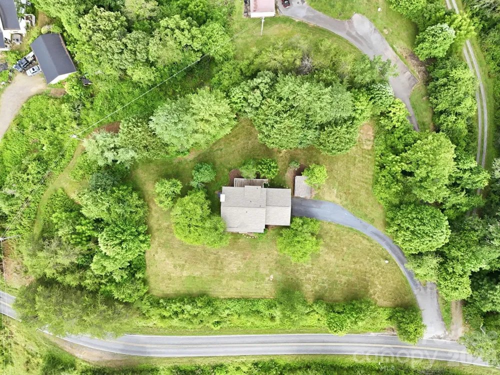 1091 WINDSWEPT RIDGE ROAD Marshall, NC 28753