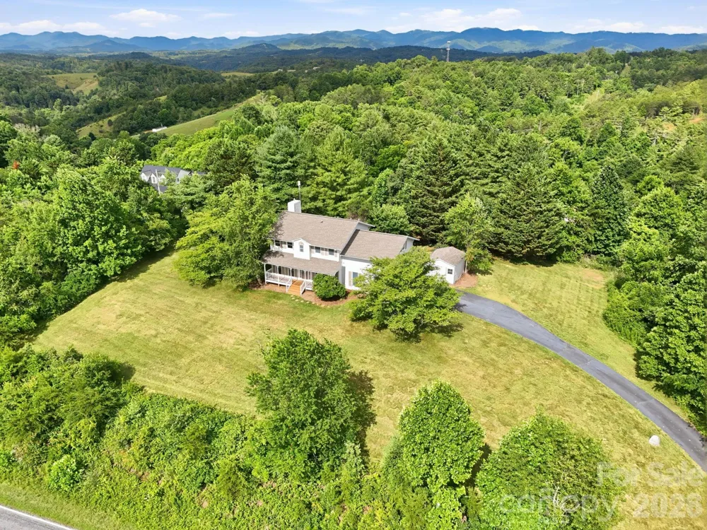1091 WINDSWEPT RIDGE ROAD Marshall, NC 28753