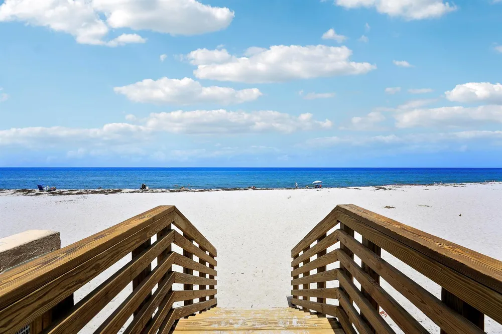 235 Sunrise Avenue #2011 Palm Beach, FL 33480
