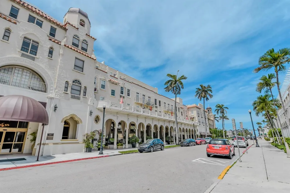 235 Sunrise Avenue #2011 Palm Beach, FL 33480