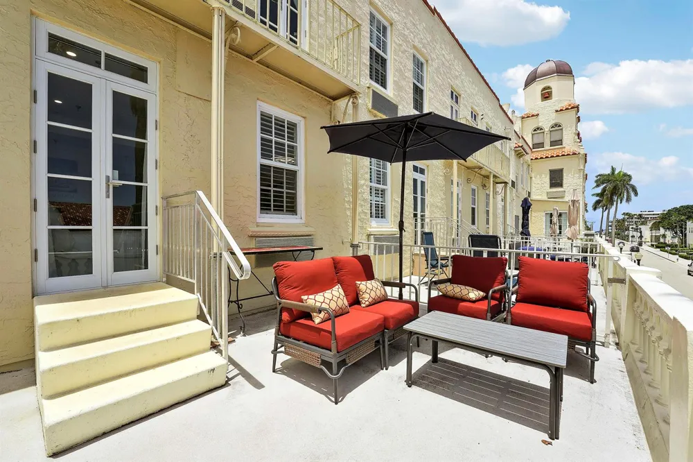 235 Sunrise Avenue #2011 Palm Beach, FL 33480