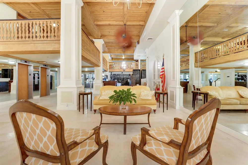 235 Sunrise Avenue #2011 Palm Beach, FL 33480