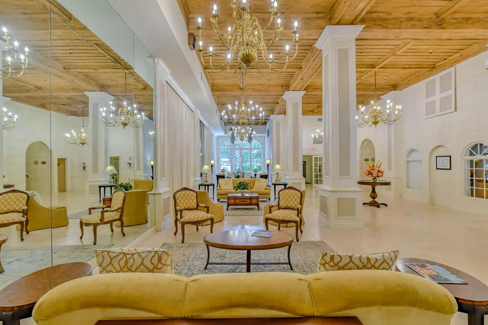 235 Sunrise Avenue #2011 Palm Beach, FL 33480