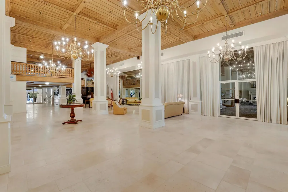 235 Sunrise Avenue #2011 Palm Beach, FL 33480