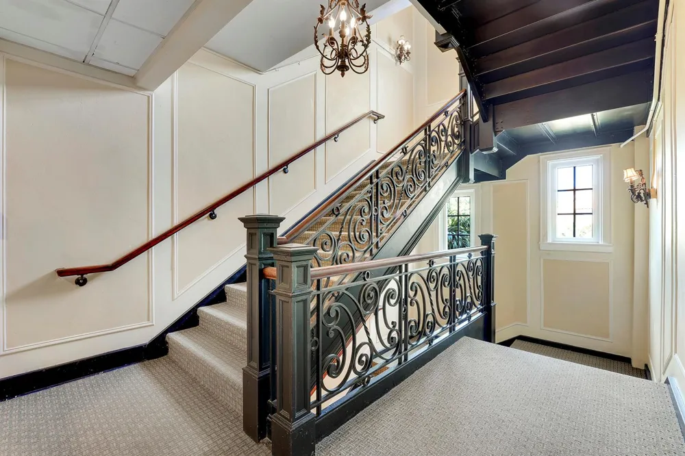235 Sunrise Avenue #2011 Palm Beach, FL 33480