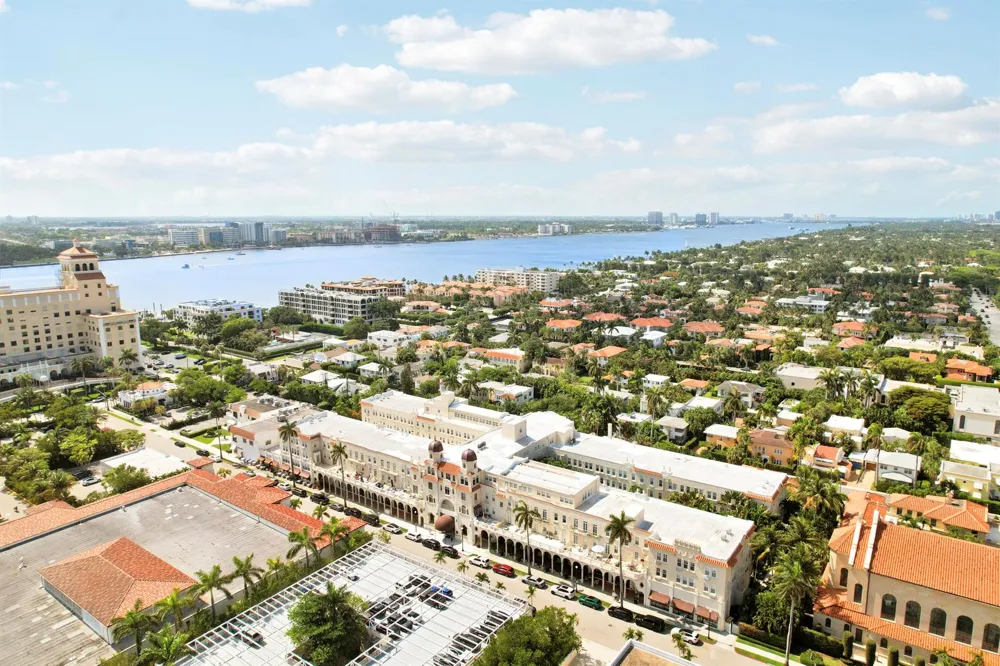 235 Sunrise Avenue #2011 Palm Beach, FL 33480