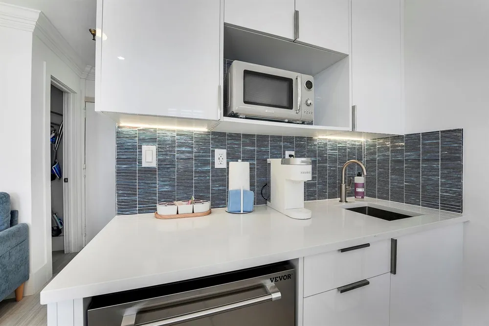 235 Sunrise Avenue #2011 Palm Beach, FL 33480