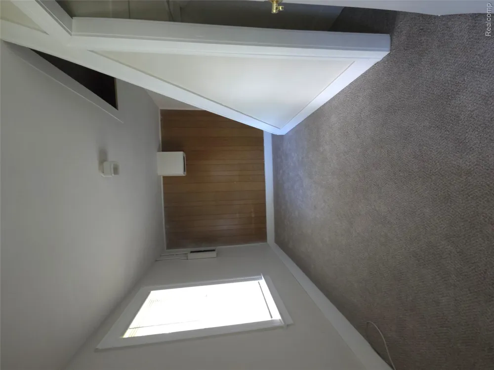 19504 Bigelow Street Roseville City, MI 48066
