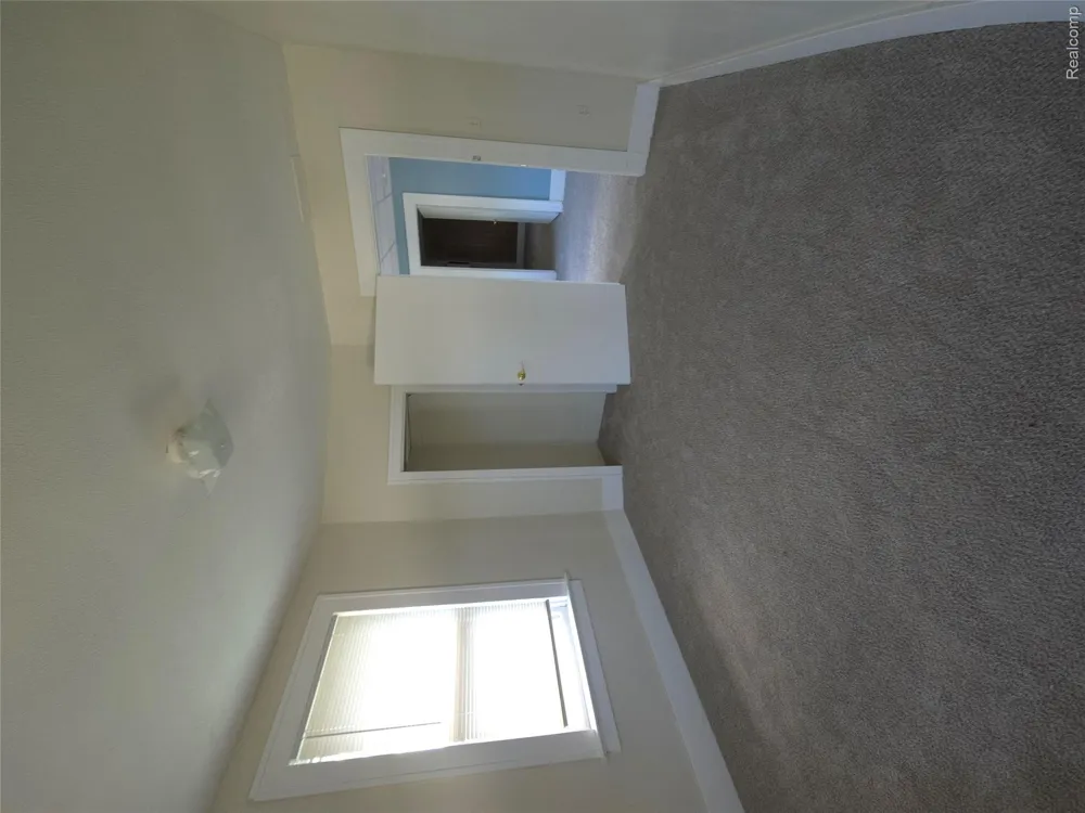 19504 Bigelow Street Roseville City, MI 48066