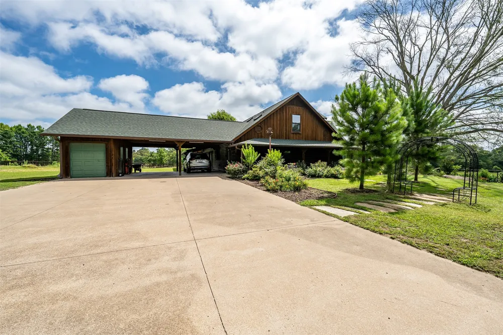 15753 COUNTY ROAD 223 Tyler, TX 75707