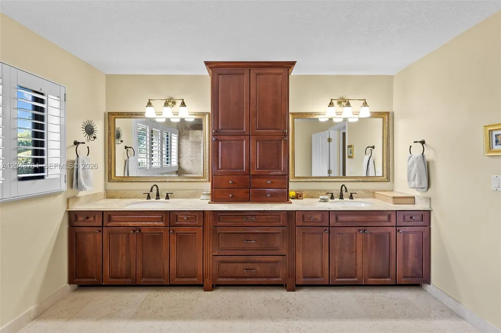 7430 SW 142nd Ter Palmetto Bay, FL 33158