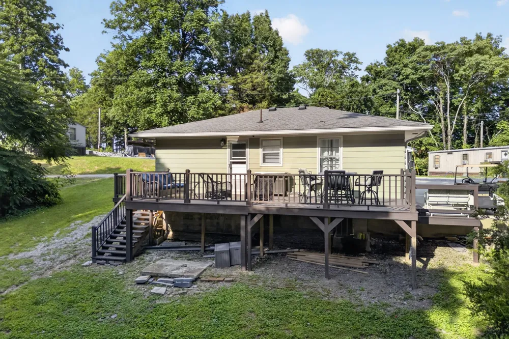 94 Cummins Ct Celina, TN 38551