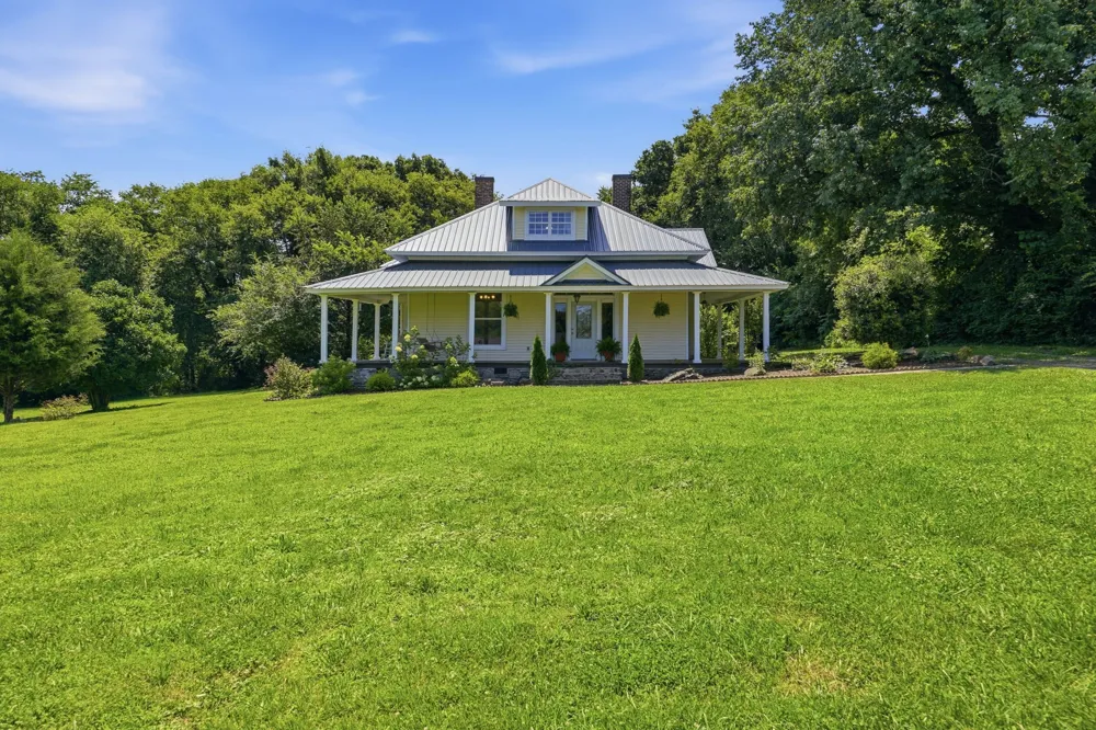 1641 Old Fayetteville Hwy Lynchburg, TN 37352