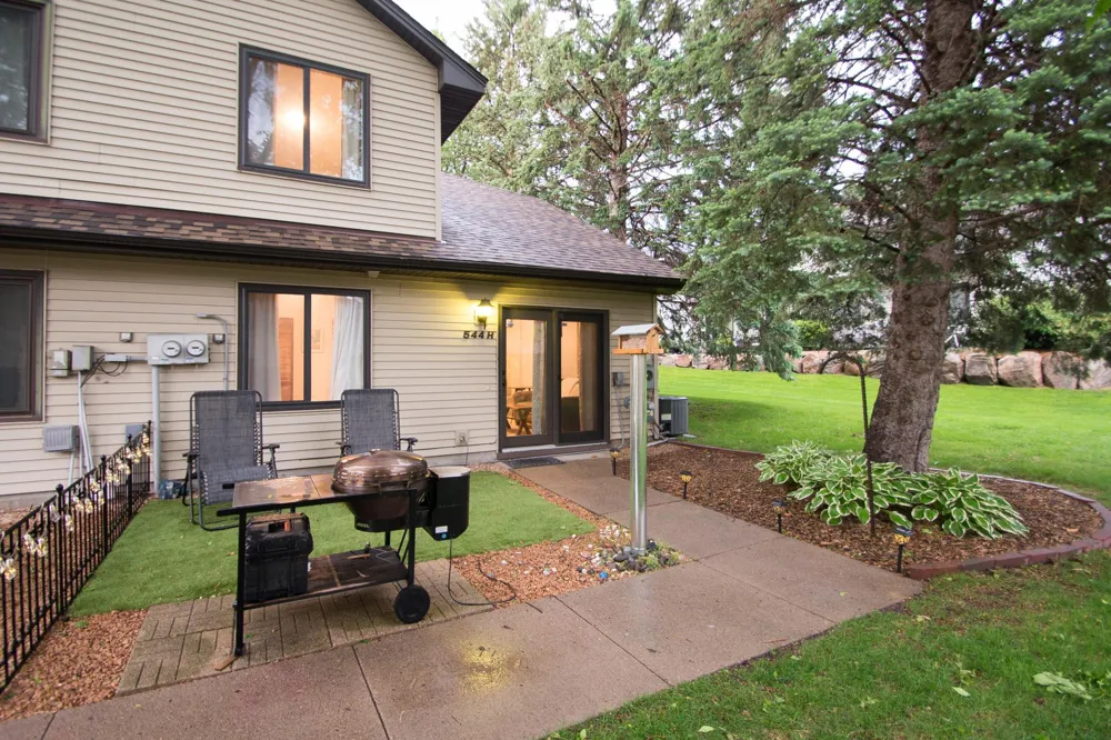 544 Auburn Place NW #H Elk River, MN 55330
