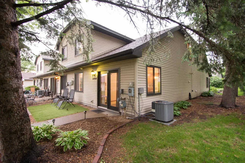 544 Auburn Place NW #H Elk River, MN 55330
