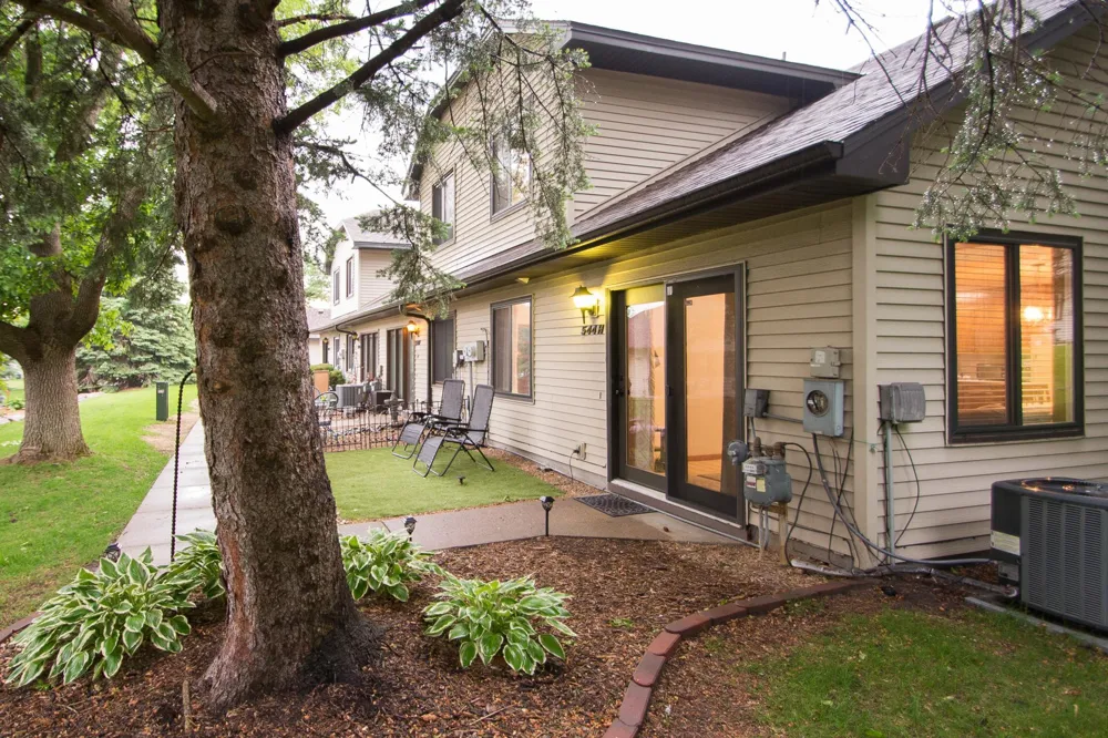 544 Auburn Place NW #H Elk River, MN 55330
