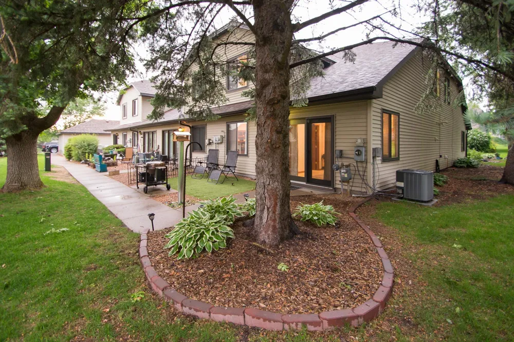 544 Auburn Place NW #H Elk River, MN 55330