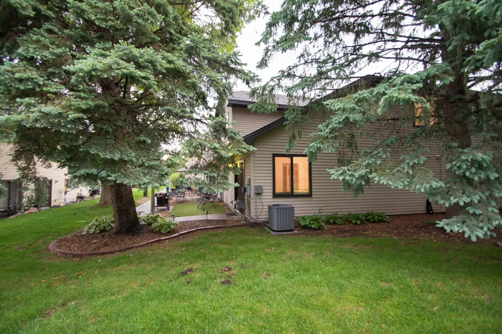 544 Auburn Place NW #H Elk River, MN 55330