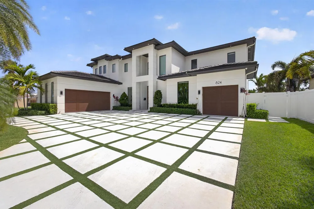 824 Shore Drive North Palm Beach, FL 33408