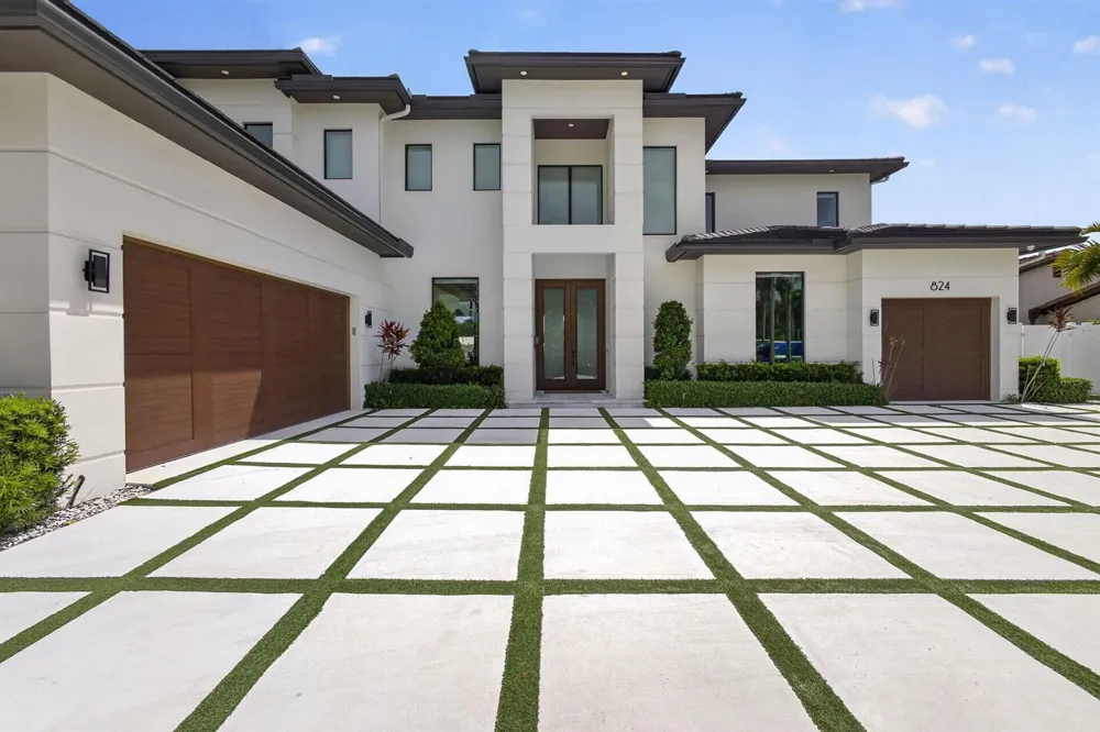 824 Shore Drive North Palm Beach, FL 33408