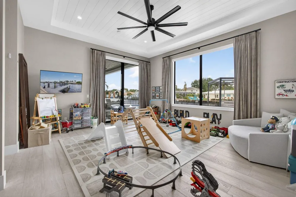 824 Shore Drive North Palm Beach, FL 33408