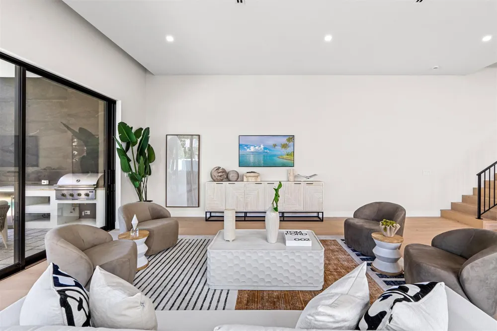 723 Lake Avenue Delray Beach, FL 33483