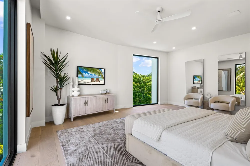 723 Lake Avenue Delray Beach, FL 33483