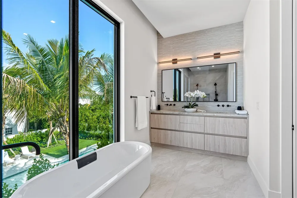 723 Lake Avenue Delray Beach, FL 33483