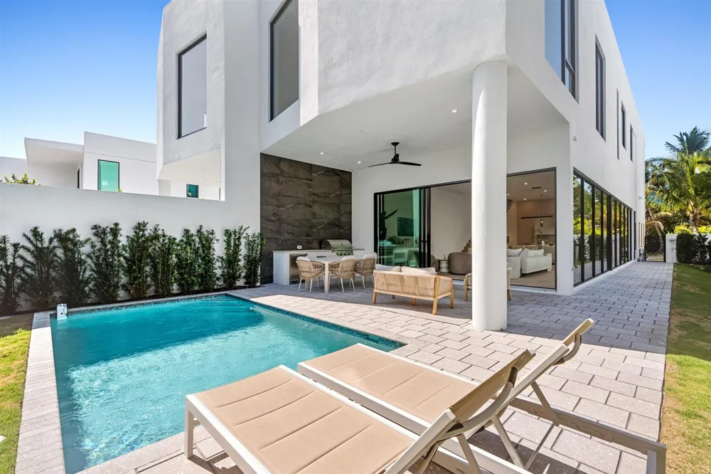 723 Lake Avenue Delray Beach, FL 33483