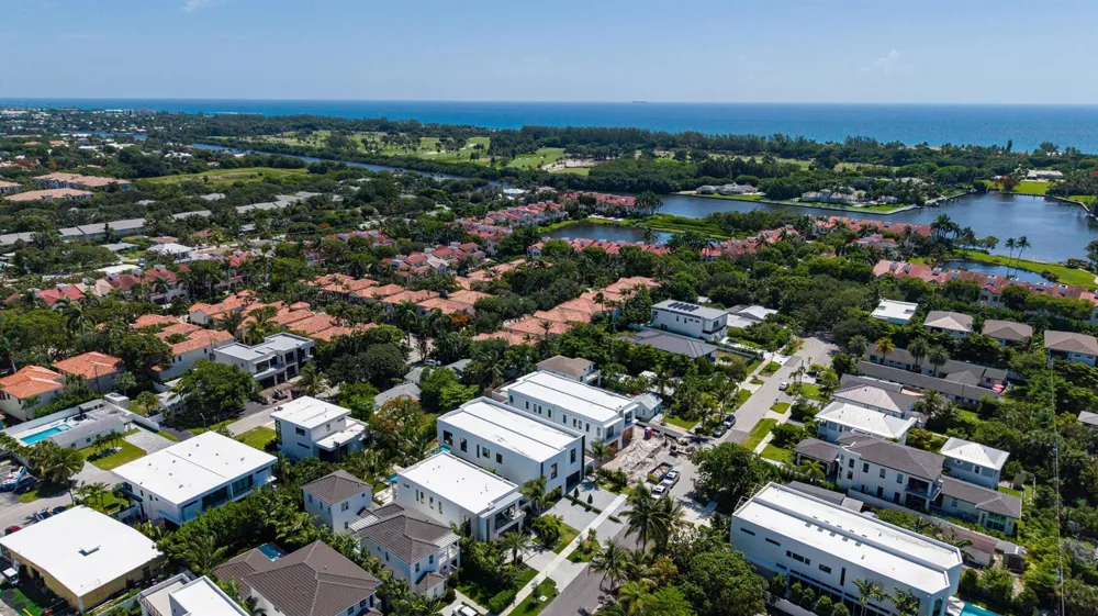 723 Lake Avenue Delray Beach, FL 33483