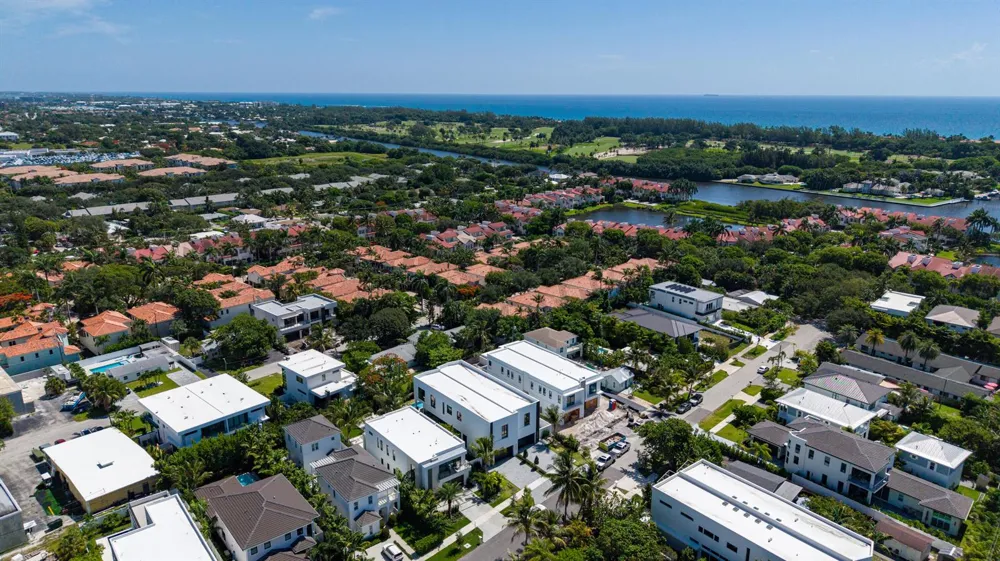 723 Lake Avenue Delray Beach, FL 33483