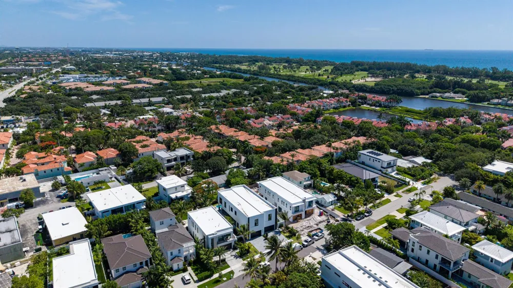 723 Lake Avenue Delray Beach, FL 33483