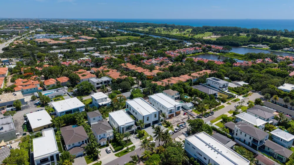 723 Lake Avenue Delray Beach, FL 33483