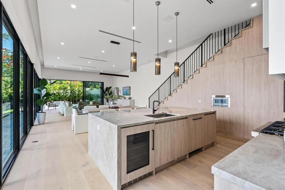723 Lake Avenue Delray Beach, FL 33483