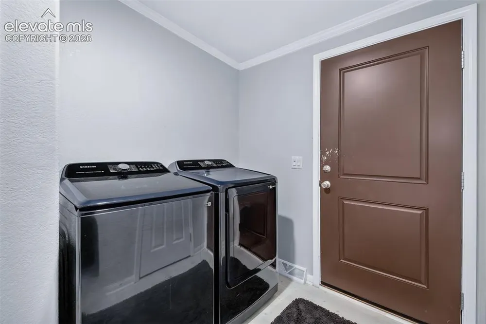 14335 Whistling Hills Lane Colorado Springs, CO 80928
