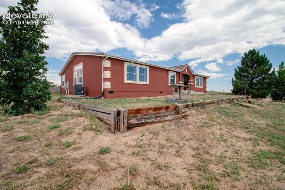 14335 Whistling Hills Lane Colorado Springs, CO 80928