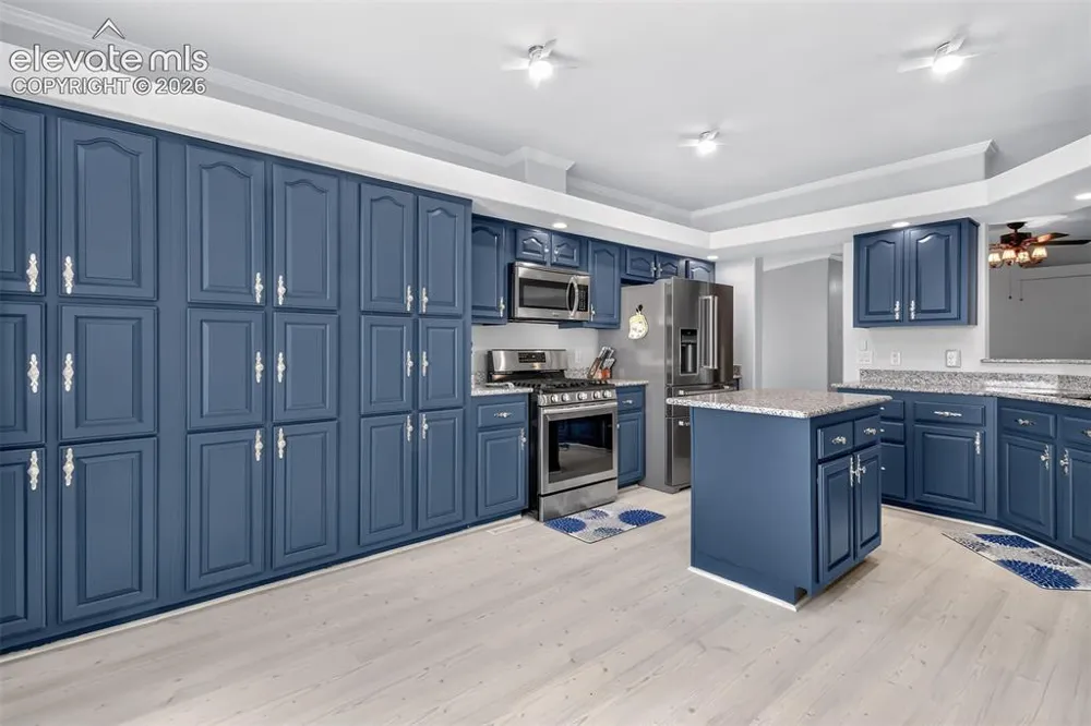 14335 Whistling Hills Lane Colorado Springs, CO 80928