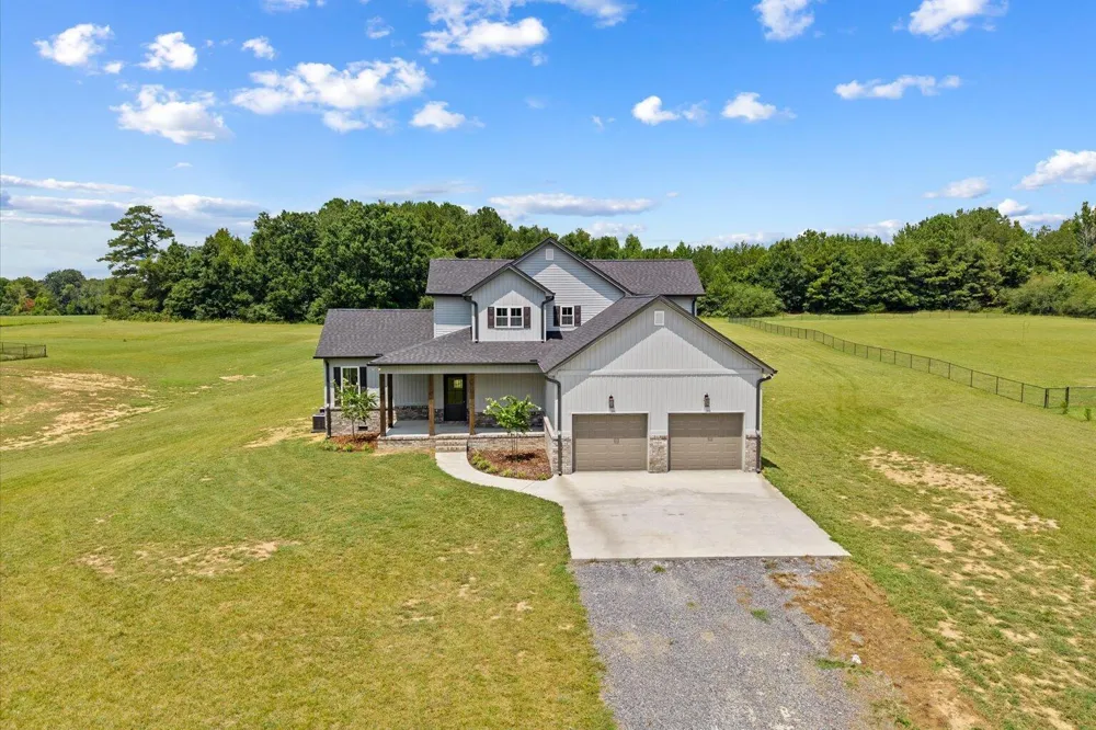 1067 Tucker School Road Cohutta, GA 30710