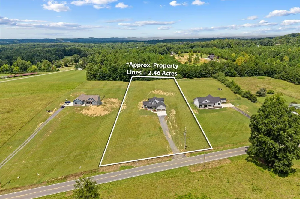 1067 Tucker School Road Cohutta, GA 30710