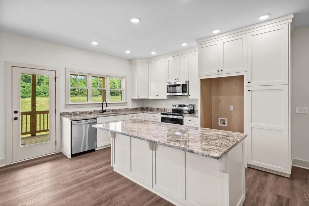 1067 Tucker School Road Cohutta, GA 30710