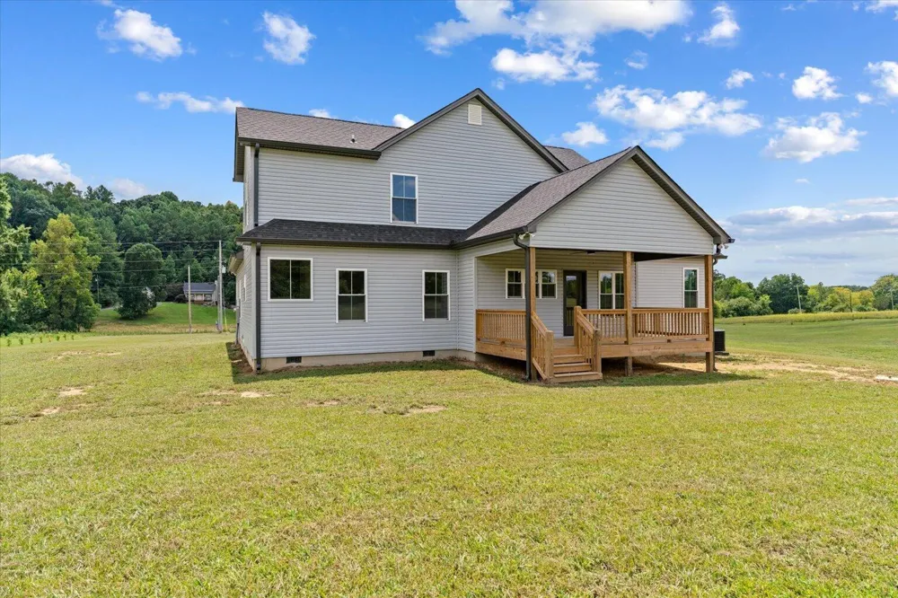 1067 Tucker School Road Cohutta, GA 30710