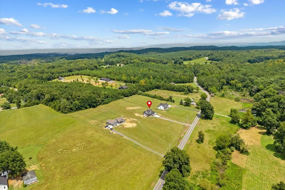 1067 Tucker School Road Cohutta, GA 30710