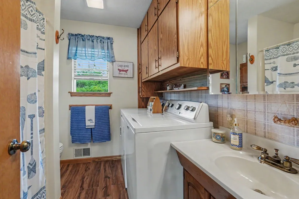 3452 W Lake Drive Orient Township, MI 49679