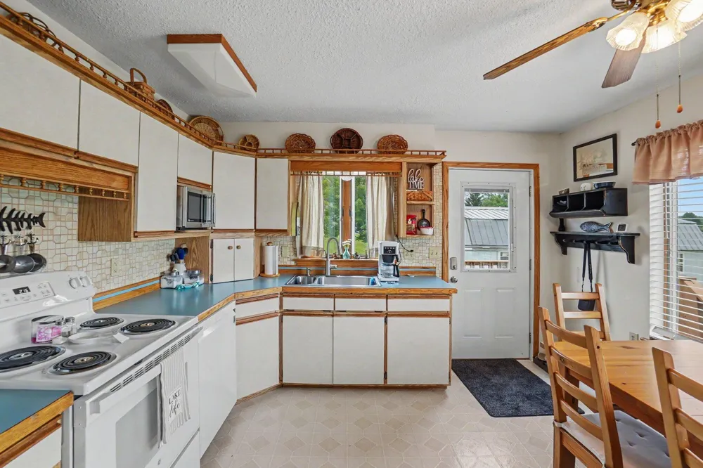 3452 W Lake Drive Orient Township, MI 49679