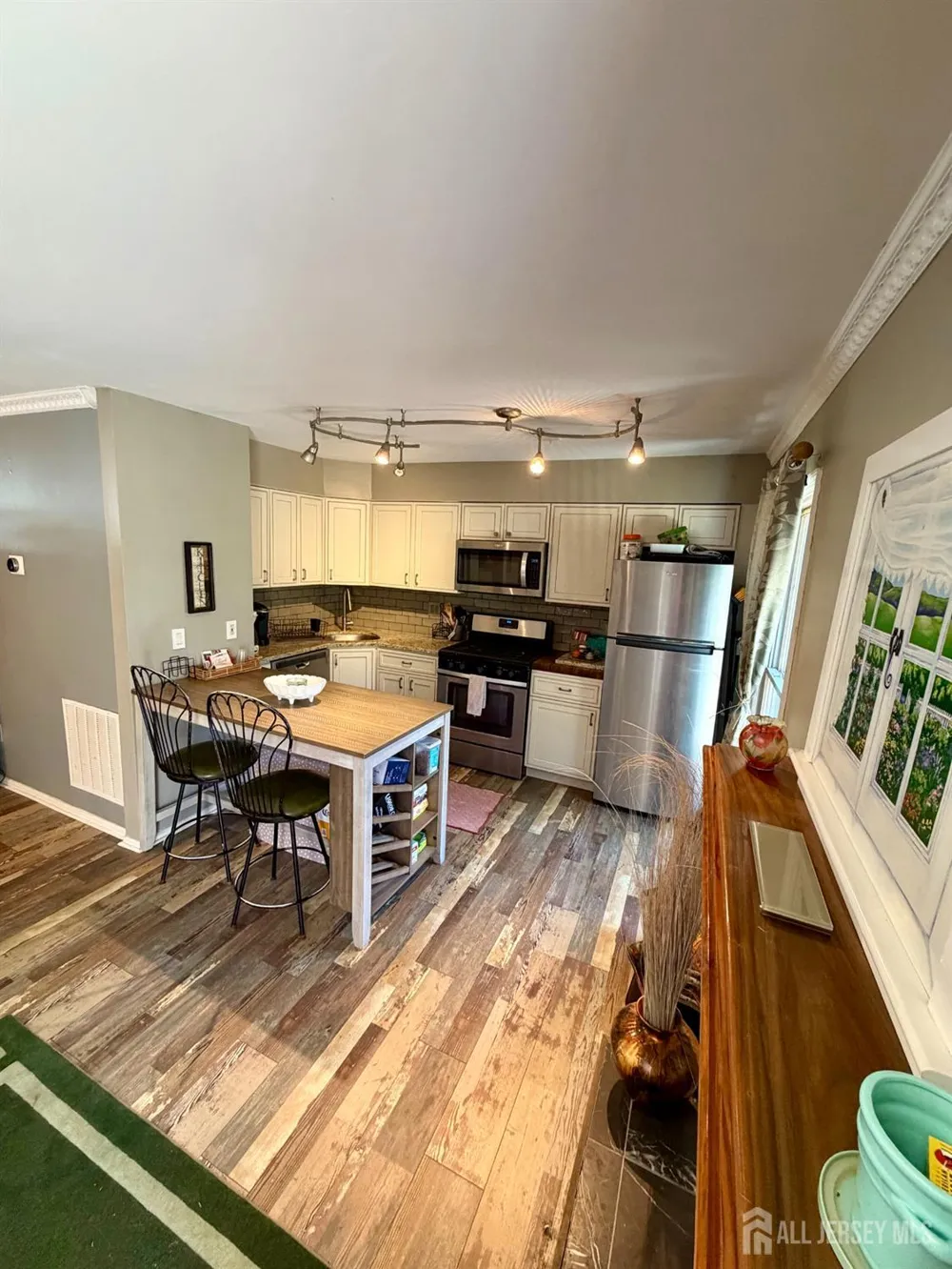 121 Joan Court Jackson, NJ 08527