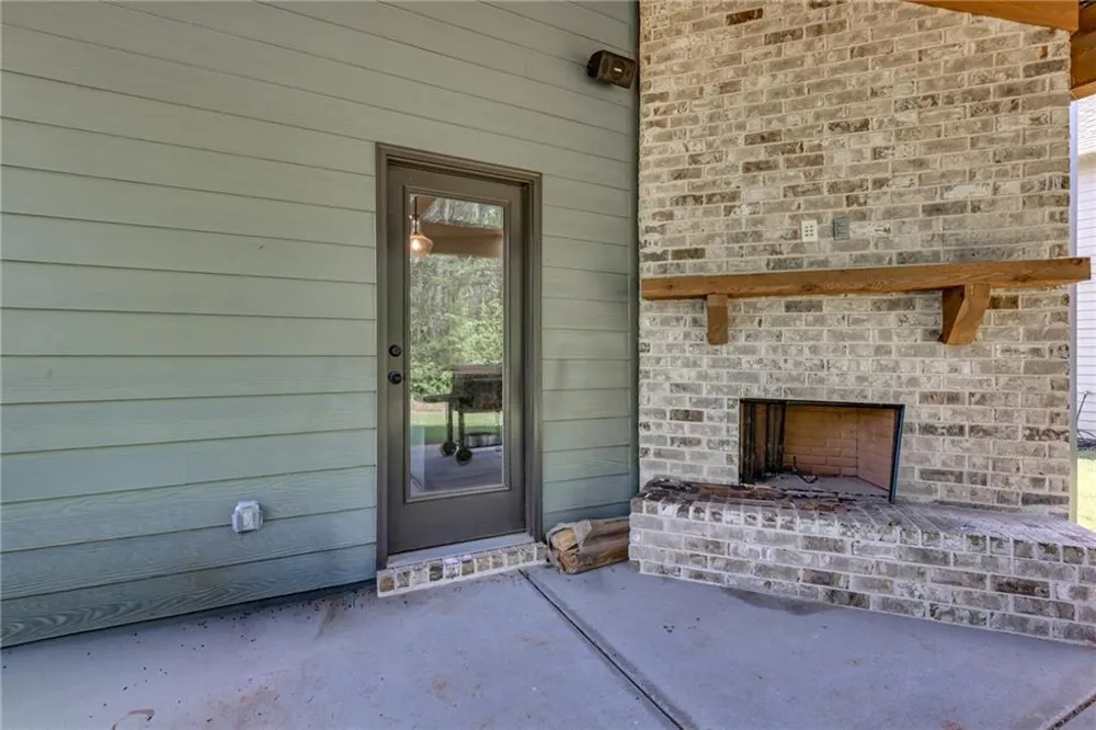 4589 Capulet Court Forsyth, GA 31029