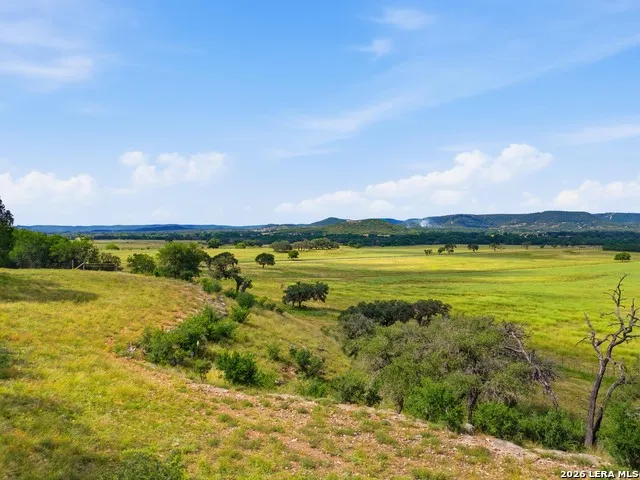18954 STATE HIGHWAY 16 N Medina, TX 78055