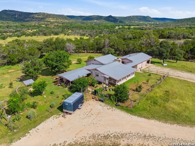 18954 STATE HIGHWAY 16 N Medina, TX 78055